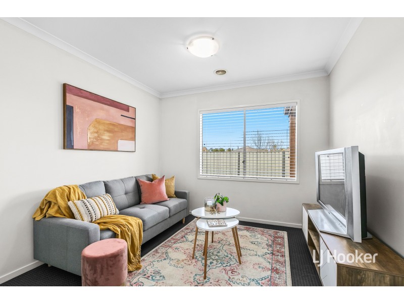 2 Pinoak Street, Point Cook VIC 3030