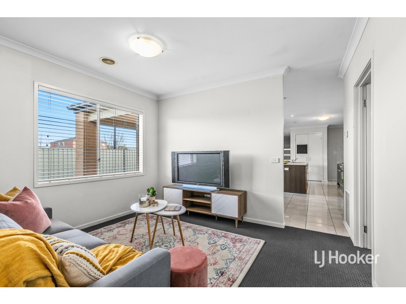 2 Pinoak Street, Point Cook VIC 3030