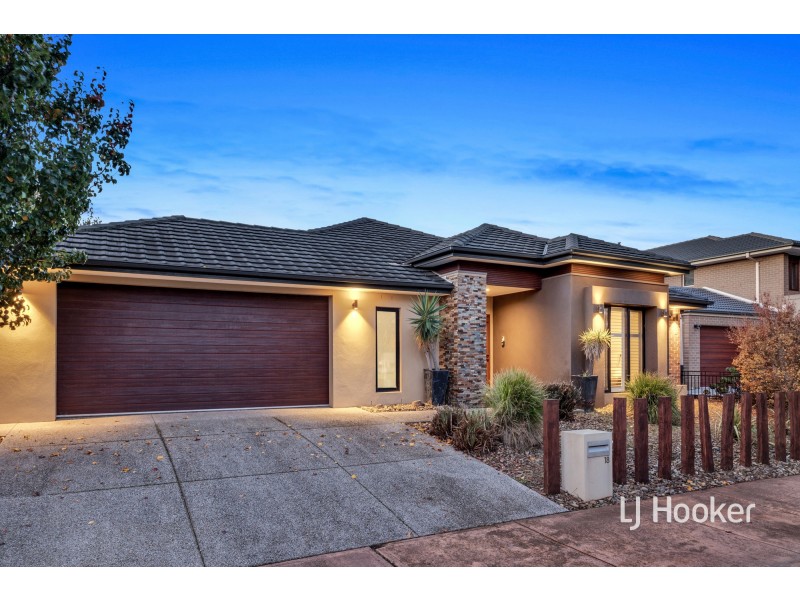 18 Brownlow Drive, Point Cook VIC 3030
