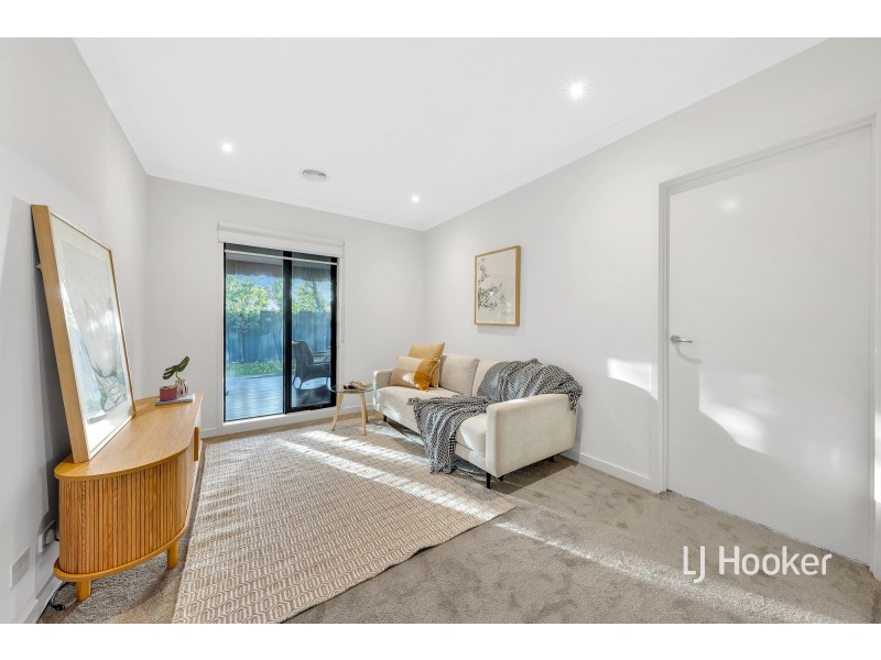 18 Brownlow Drive, Point Cook VIC 3030