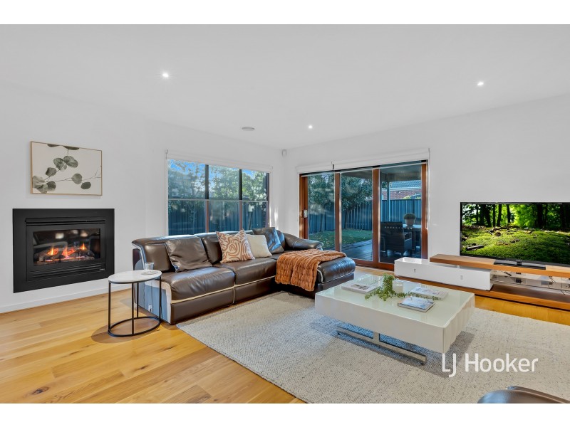 18 Brownlow Drive, Point Cook VIC 3030