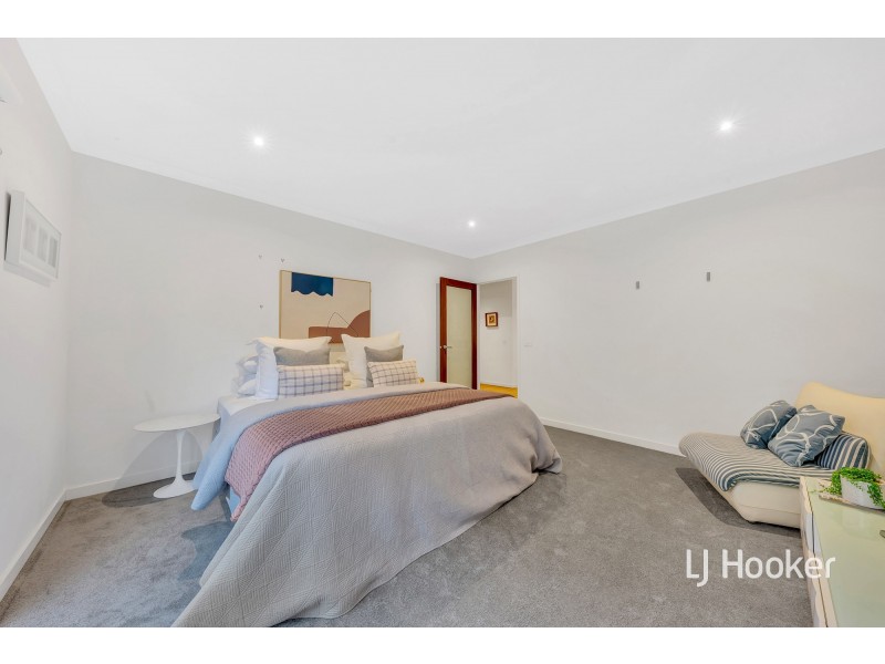 18 Brownlow Drive, Point Cook VIC 3030