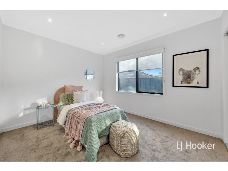 18 Brownlow Drive, Point Cook VIC 3030