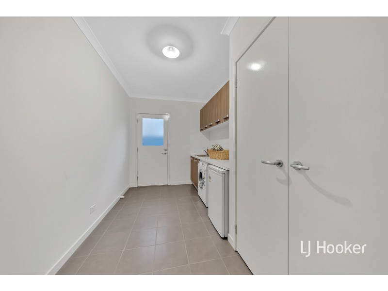 18 Brownlow Drive, Point Cook VIC 3030