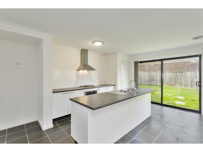 152 Sanctuary Lakes South Boulevard, Sanctuary Lakes VIC 3030
