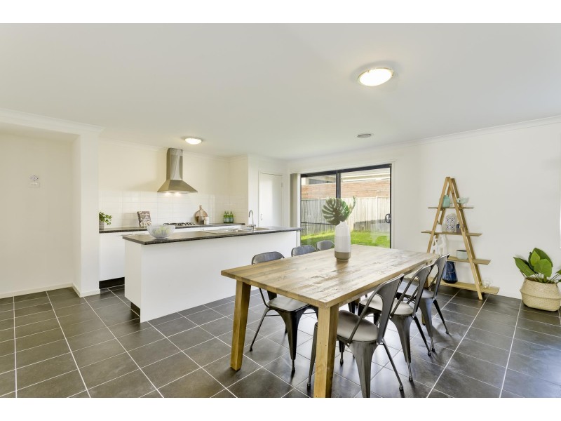 152 Sanctuary Lakes South Boulevard, Sanctuary Lakes VIC 3030