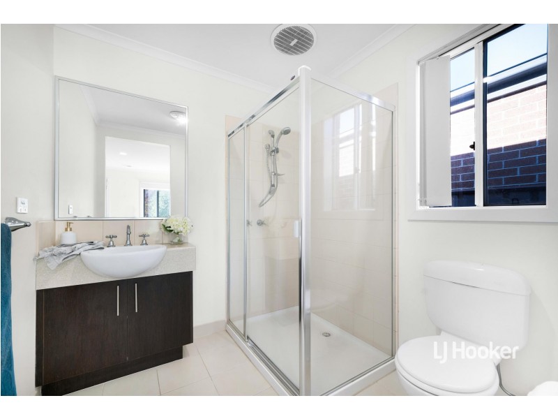 35 Barwick Gardens, Point Cook VIC 3030