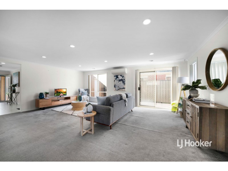 35 Barwick Gardens, Point Cook VIC 3030