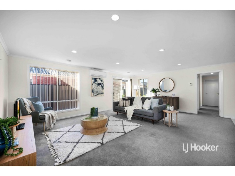 35 Barwick Gardens, Point Cook VIC 3030