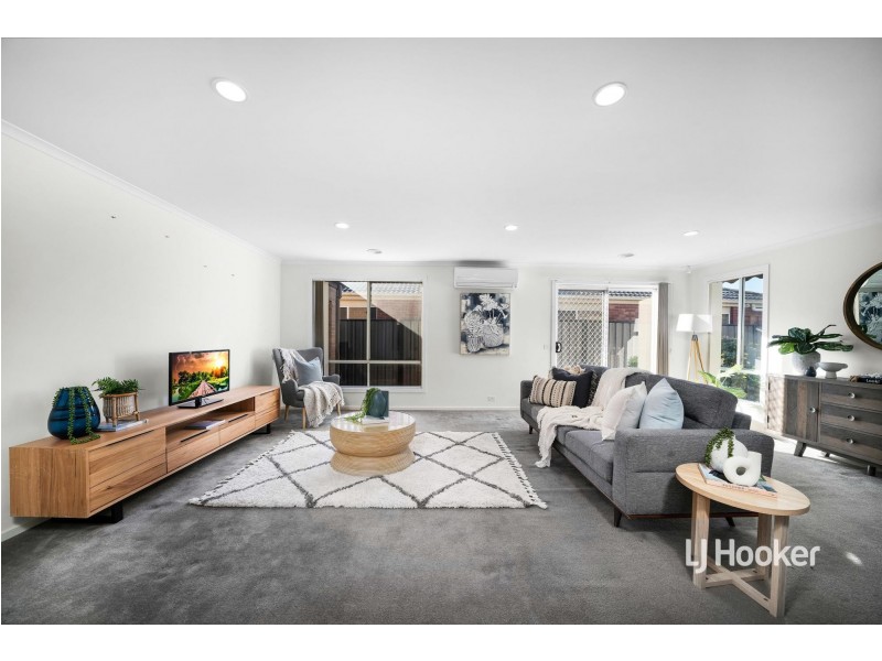 35 Barwick Gardens, Point Cook VIC 3030