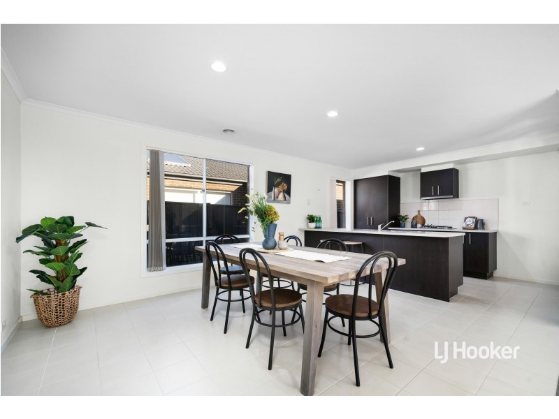 35 Barwick Gardens, Point Cook VIC 3030