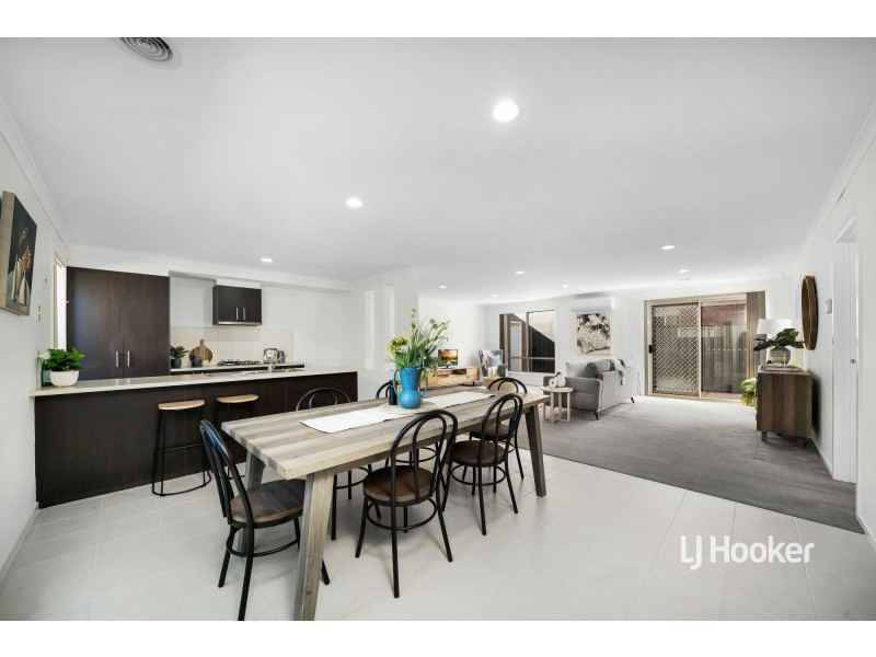 35 Barwick Gardens, Point Cook VIC 3030