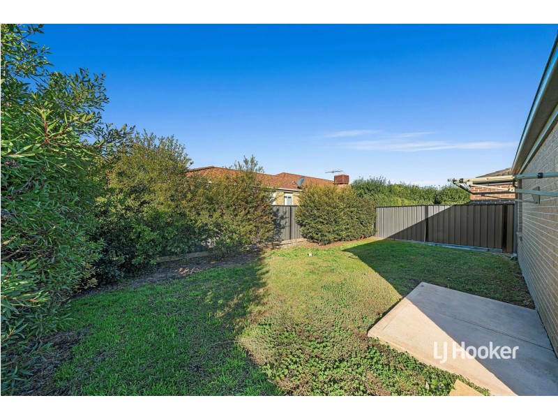 35 Barwick Gardens, Point Cook VIC 3030