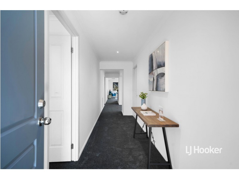 9 Lindsay Gardens, Point Cook VIC 3030