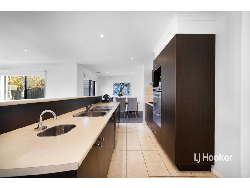 9 Lindsay Gardens, Point Cook VIC 3030