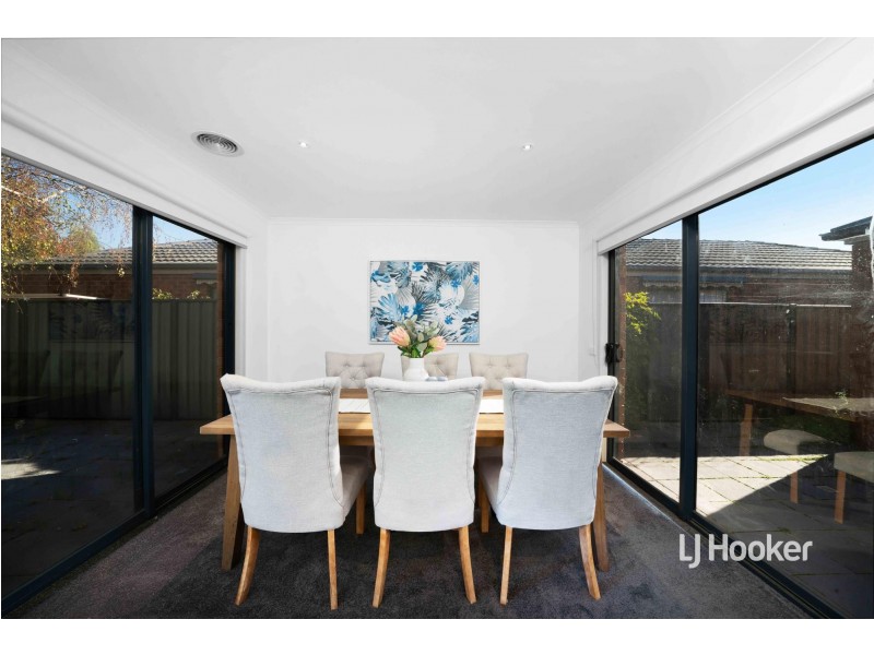 9 Lindsay Gardens, Point Cook VIC 3030