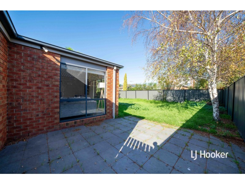 9 Lindsay Gardens, Point Cook VIC 3030