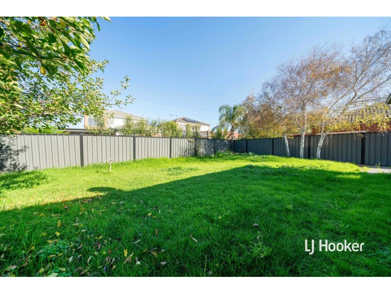 9 Lindsay Gardens, Point Cook VIC 3030