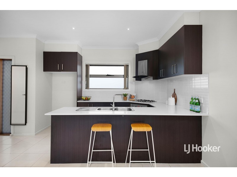 1/4 Shirley Court, Point Cook VIC 3030