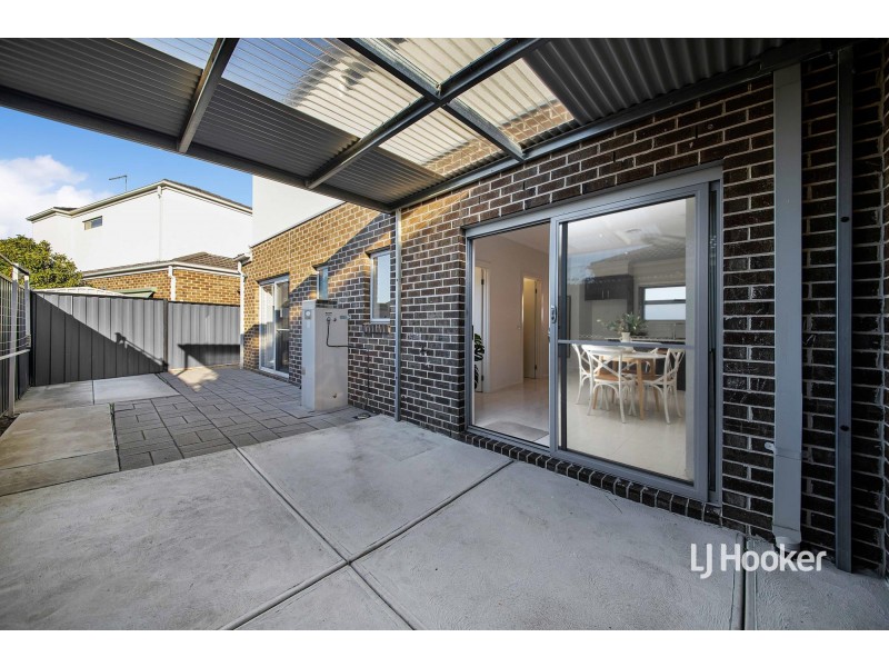 1/4 Shirley Court, Point Cook VIC 3030