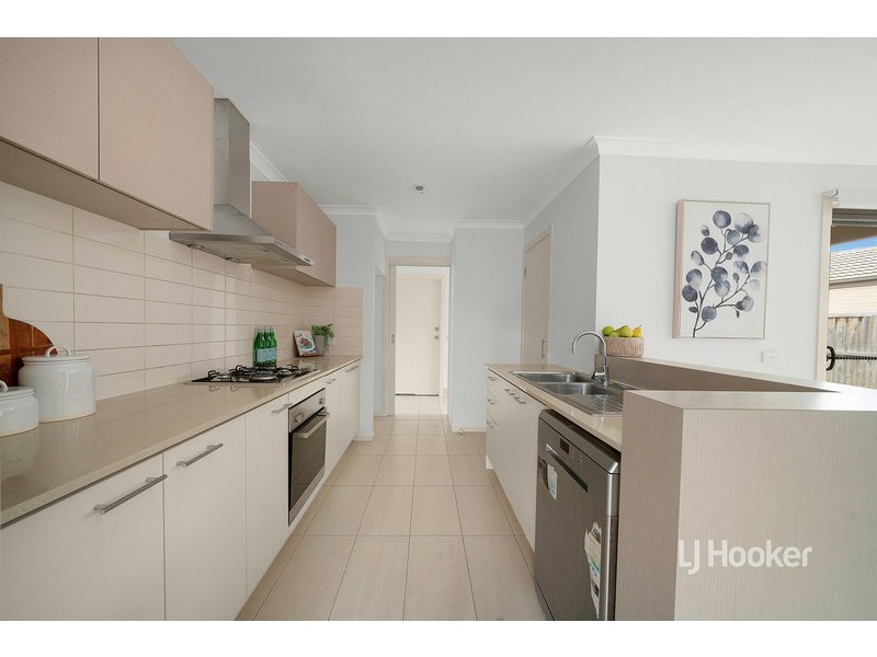 20 Maslin Walk, Point Cook VIC 3030