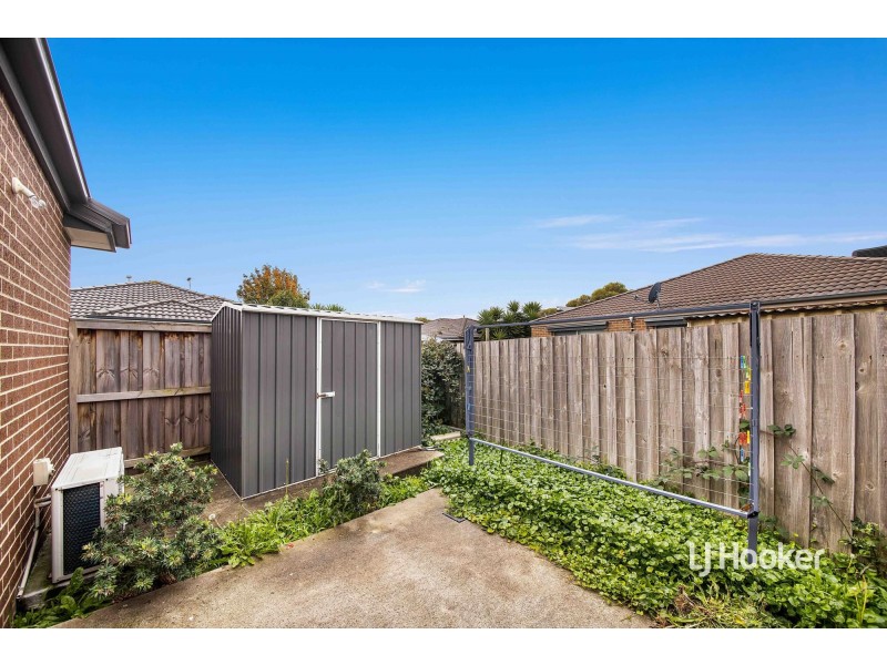 10/37-39 Valencia Circuit, Cranbourne VIC 3977