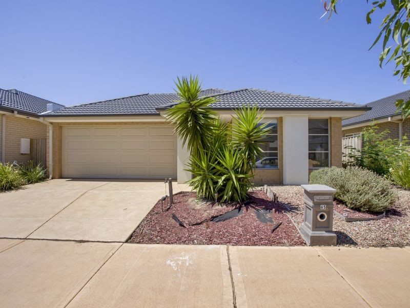 65 Beachview Parade, Sanctuary Lakes VIC 3030