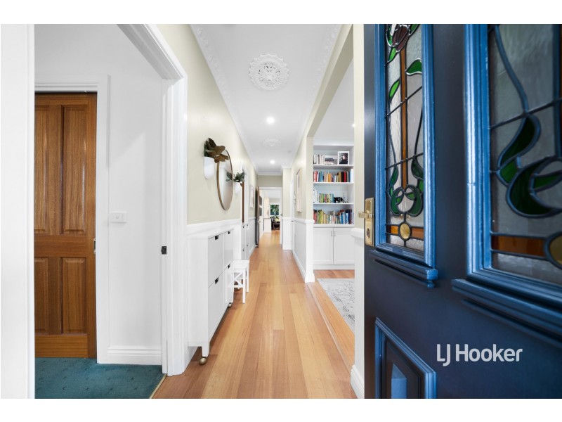 17 Creswick Drive, Point Cook VIC 3030