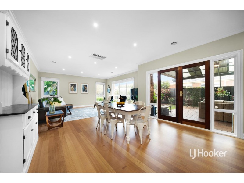 17 Creswick Drive, Point Cook VIC 3030