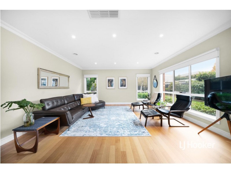 17 Creswick Drive, Point Cook VIC 3030
