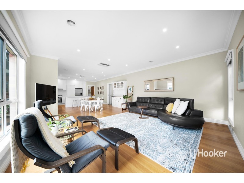 17 Creswick Drive, Point Cook VIC 3030