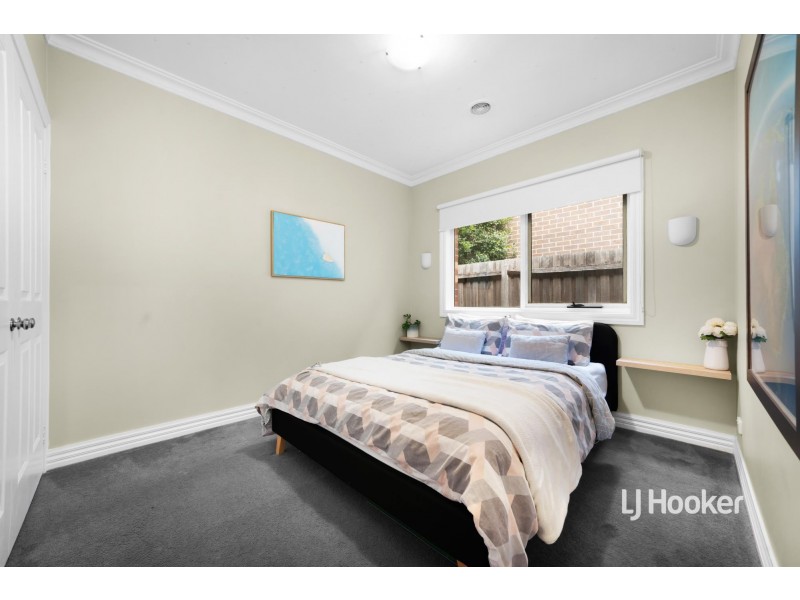 17 Creswick Drive, Point Cook VIC 3030