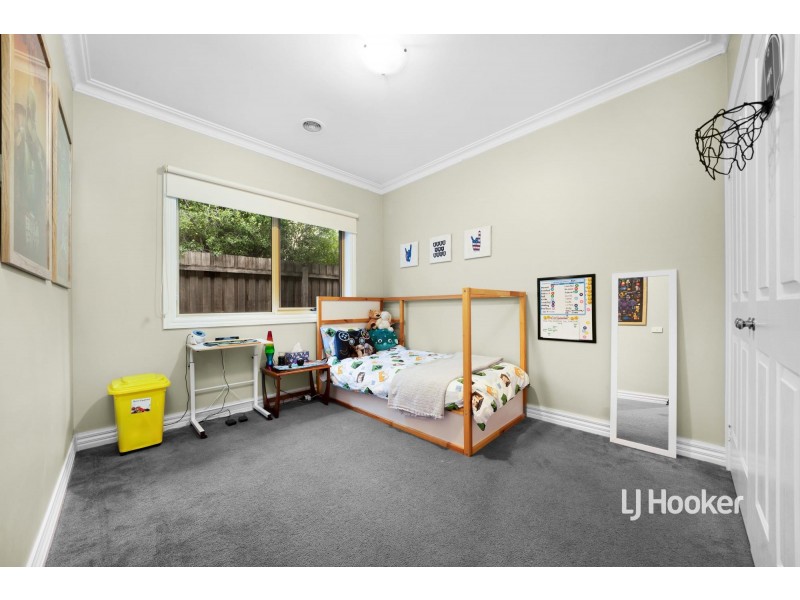 17 Creswick Drive, Point Cook VIC 3030