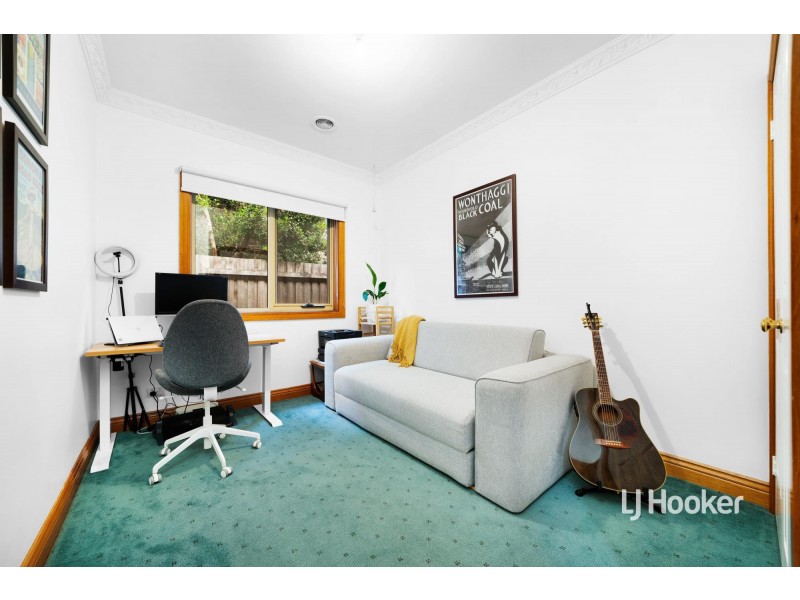 17 Creswick Drive, Point Cook VIC 3030
