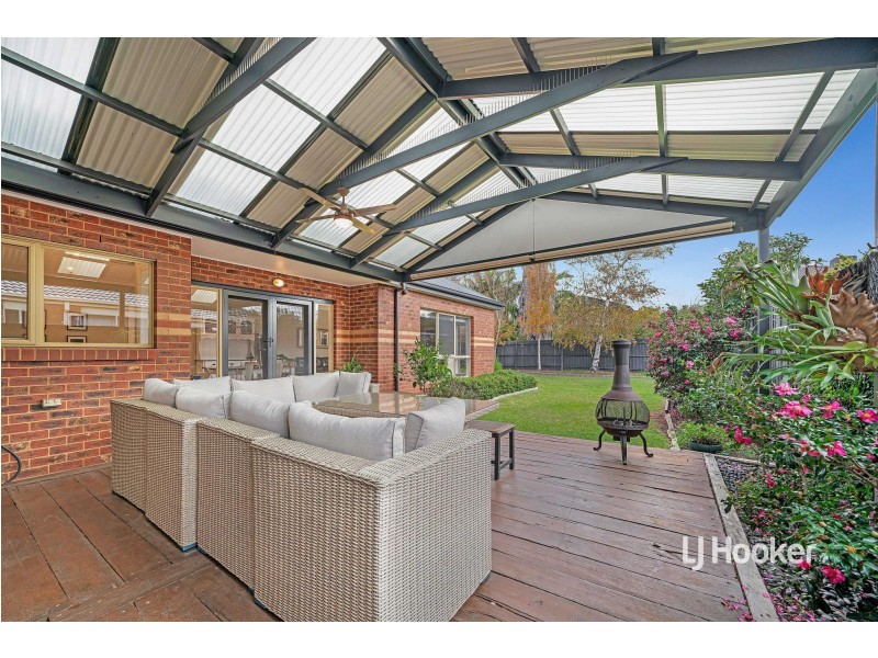 17 Creswick Drive, Point Cook VIC 3030
