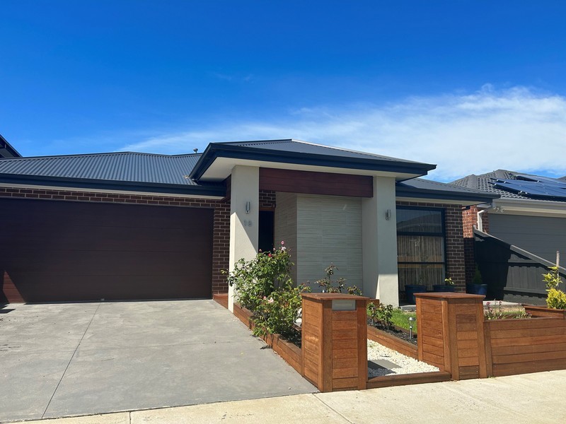 18 Independence Avenue, Point Cook VIC 3030