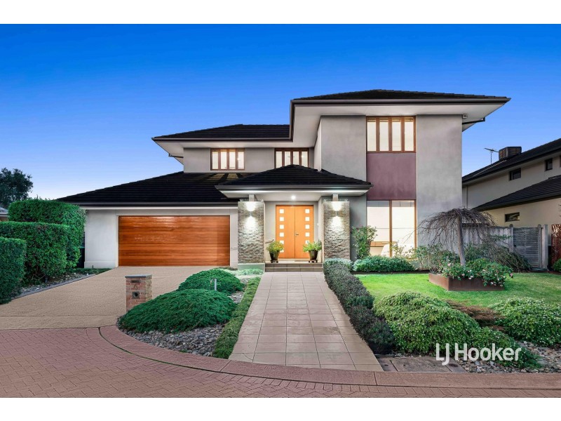 6 Cooks Mews, Sanctuary Lakes VIC 3030