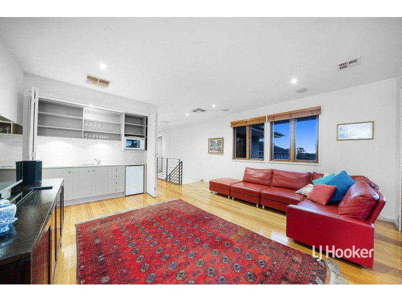 6 Cooks Mews, Sanctuary Lakes VIC 3030