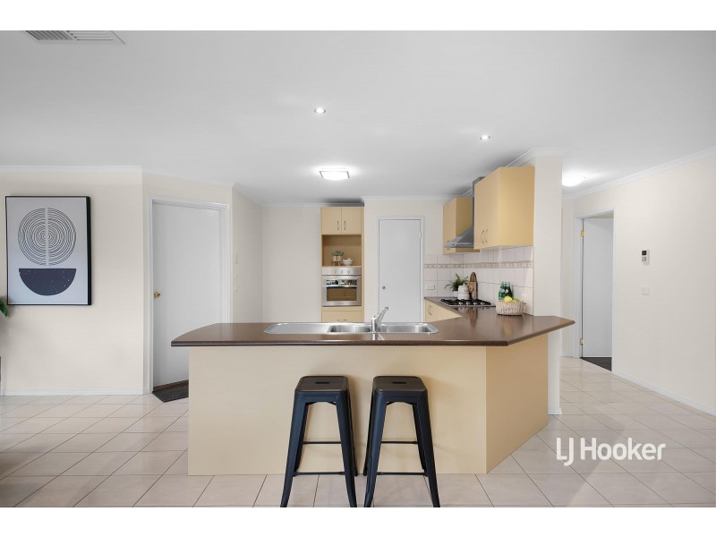 7 Springbrook Place, Sanctuary Lakes VIC 3030