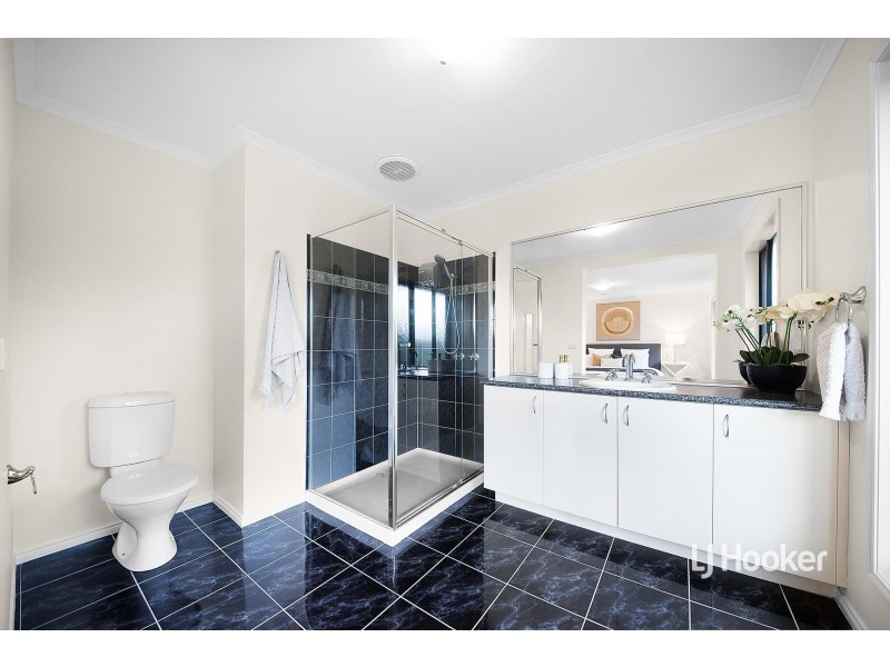 7 Springbrook Place, Sanctuary Lakes VIC 3030