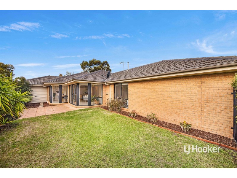 7 Springbrook Place, Sanctuary Lakes VIC 3030