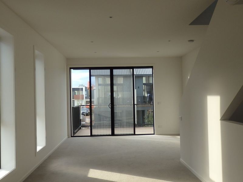 42 Central Park Walk, Cheltenham VIC 3192