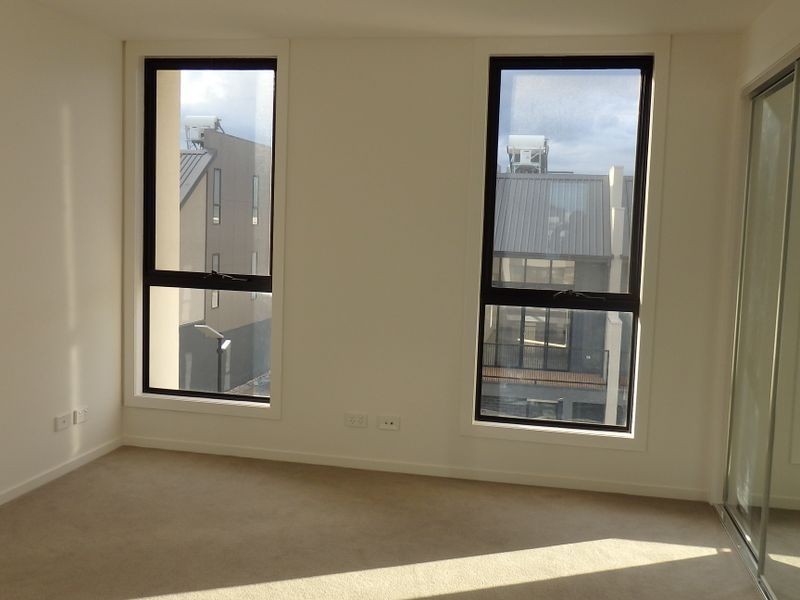 42 Central Park Walk, Cheltenham VIC 3192