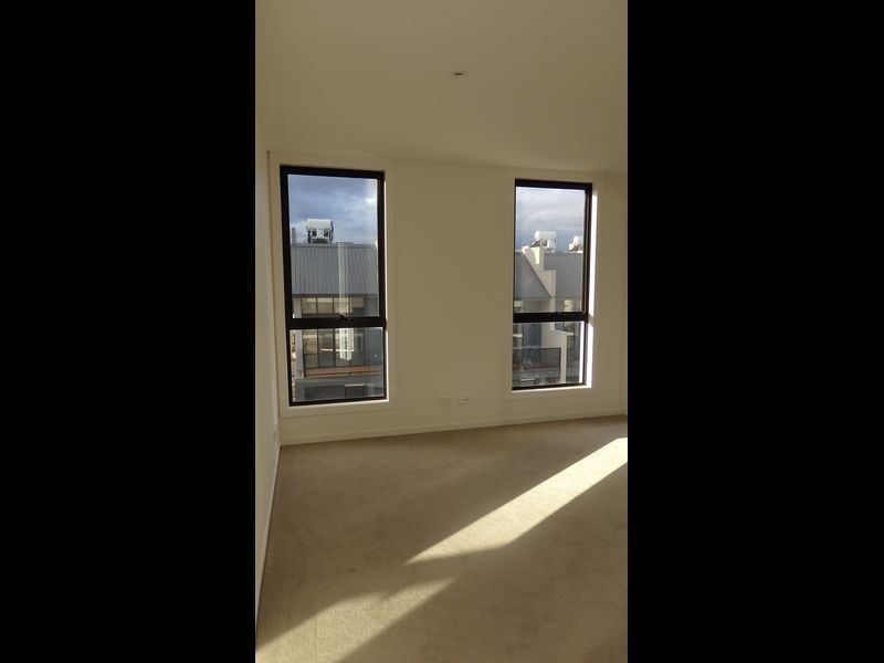 42 Central Park Walk, Cheltenham VIC 3192