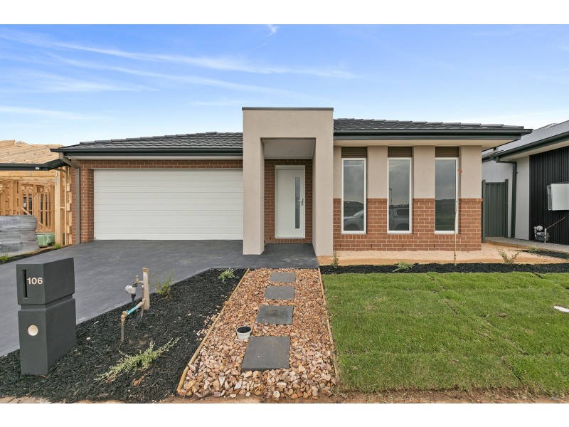 106 Pintail Drive, Melton South VIC 3338
