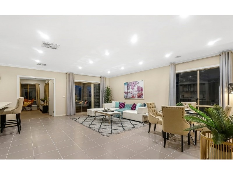 7 Jacana Crescent, Williams Landing VIC 3027