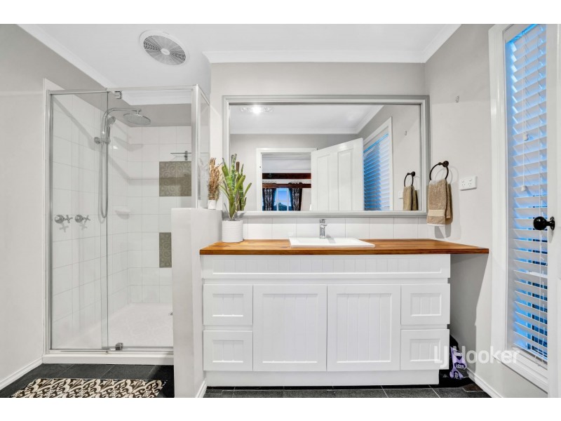 25 Machair Drive, Point Cook VIC 3030