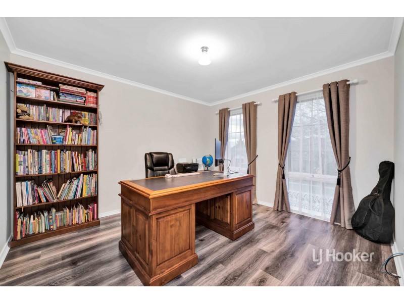 25 Machair Drive, Point Cook VIC 3030