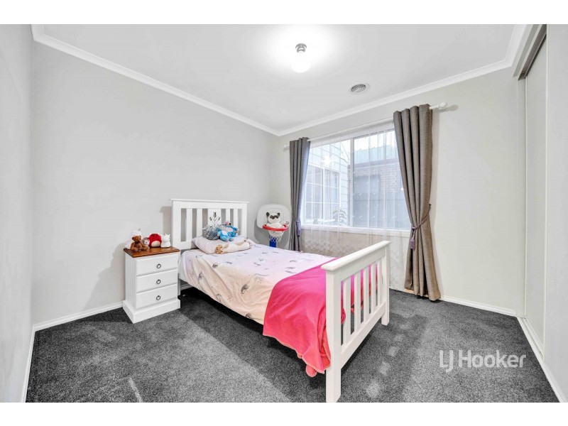 25 Machair Drive, Point Cook VIC 3030