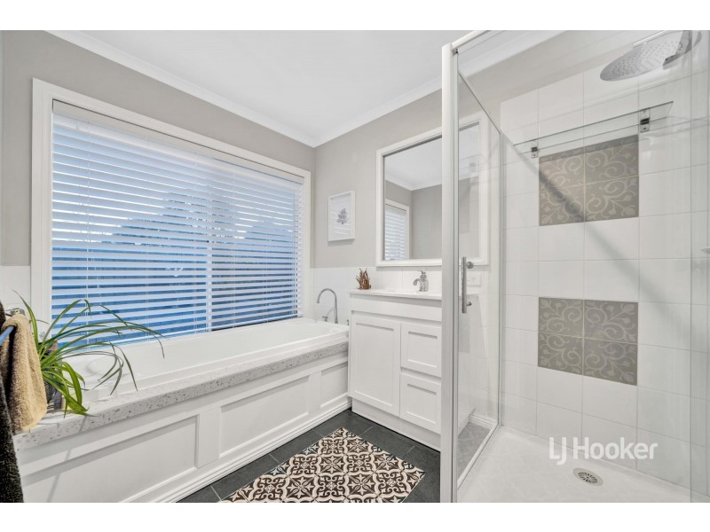 25 Machair Drive, Point Cook VIC 3030